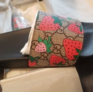 Gucci strawberry slides 37